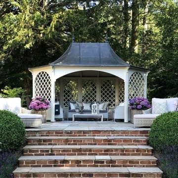 The Stow Gazebo 01