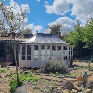 The Chelstow Summerhouse 01