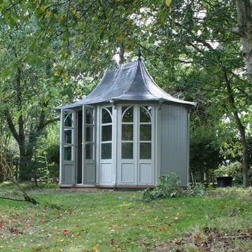 The Stow Summerhouse 01